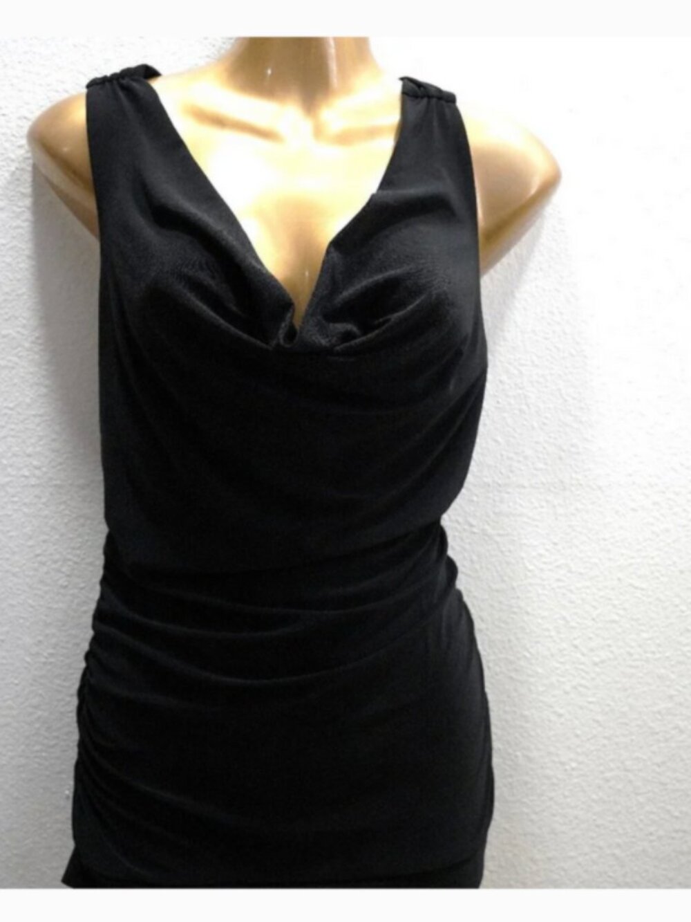 White House Black Market Chris Cross back top size M